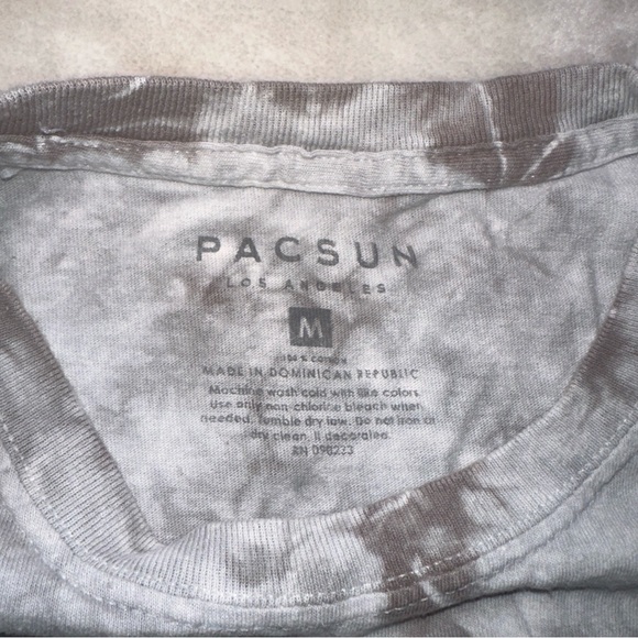 Pacsun Grey Crystal Wash Tie Dye Love Is Dead Embroidered Graphic Tshirt Size M - Picture 8 of 9